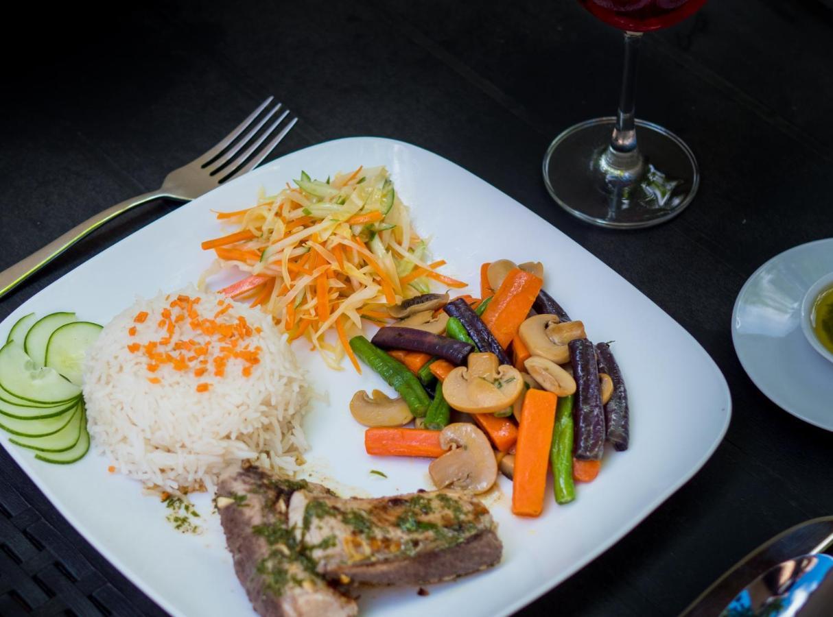 Isle Royal Inn Fuvahmulah Екстериор снимка